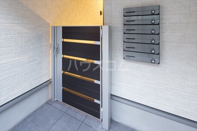 20/26 エントランス