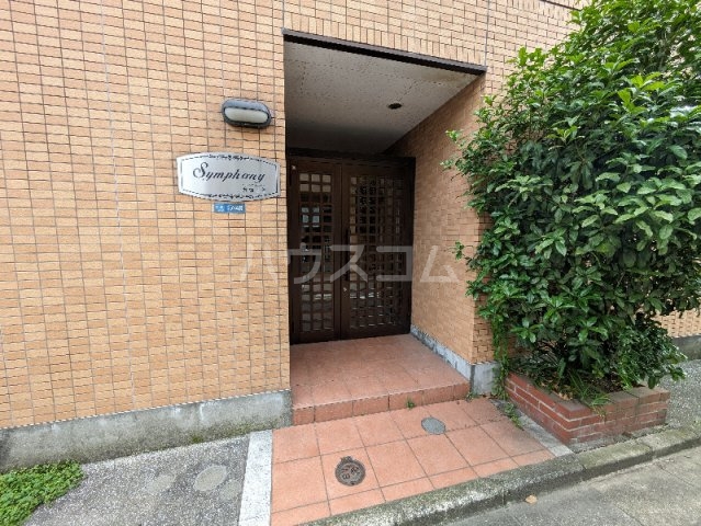 19/20 エントランス