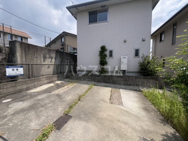 25/30 駐車場