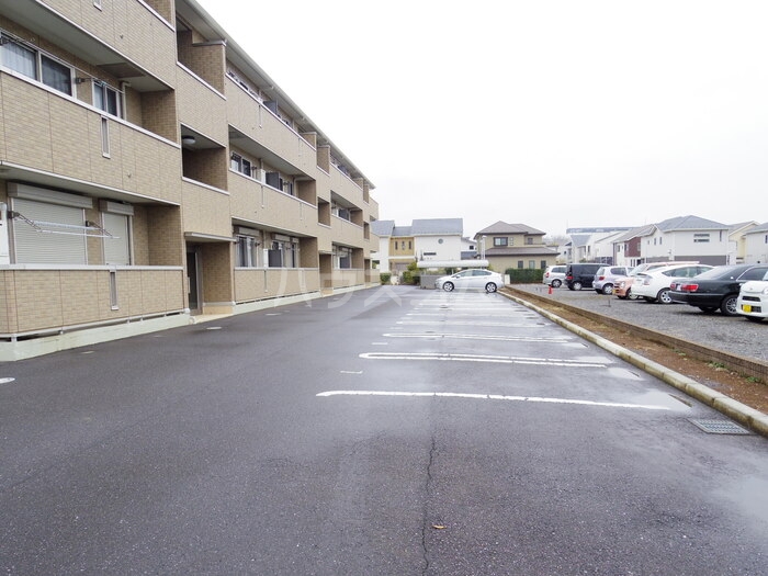 23/30 駐車場