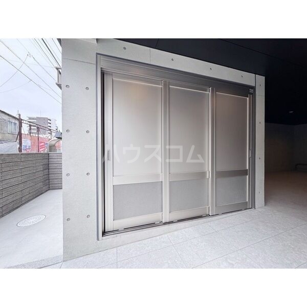 24/28 エントランス