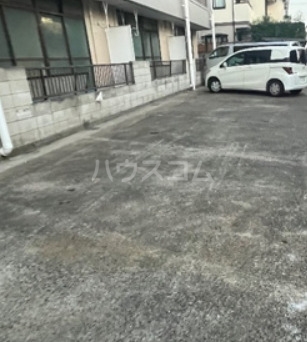 14/19 駐車場