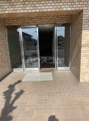 2/2 エントランス