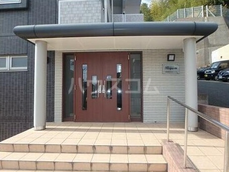 19/25 エントランス