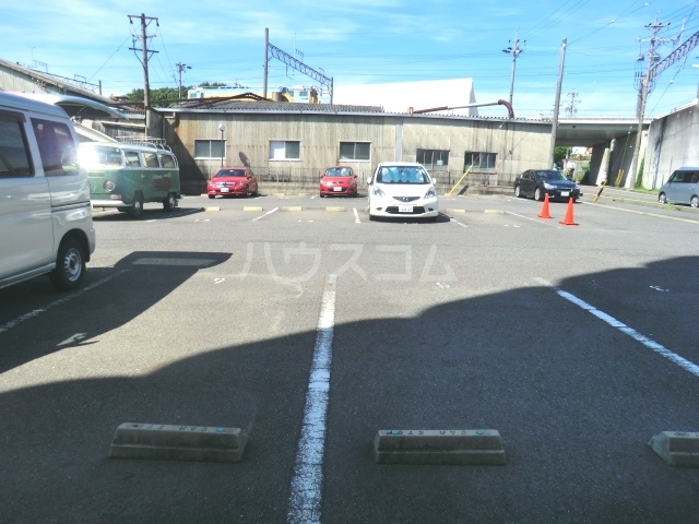 22/30 駐車場
