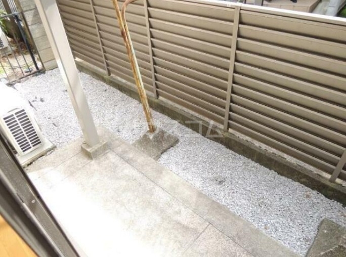 19/27 バルコニー