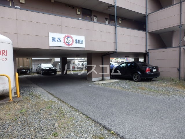 22/30 駐車場