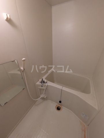 13/30 浴室