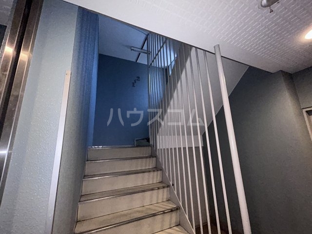 22/30 エントランス