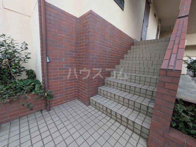 20/30 エントランス