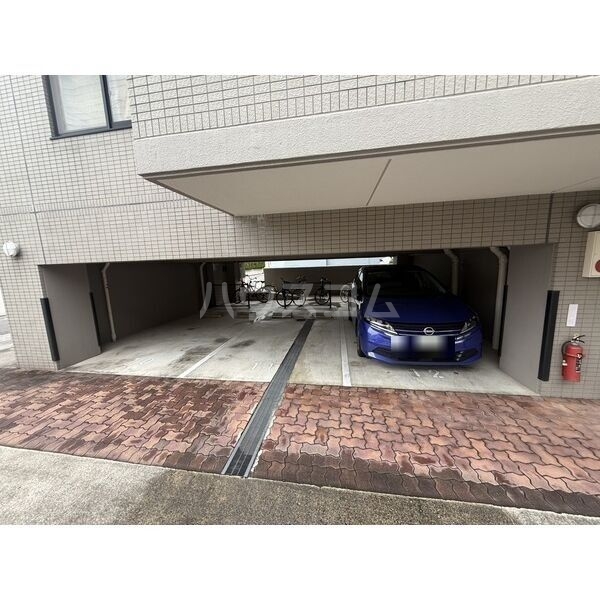 14/23 駐車場