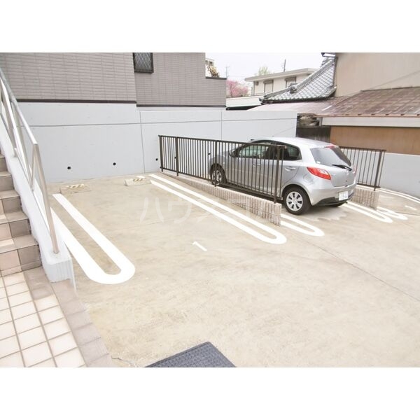 17/23 駐車場