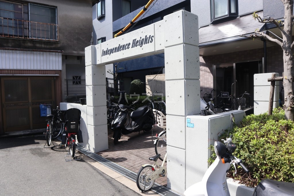 16/24 エントランス