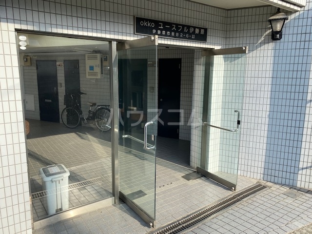 2/4 エントランス