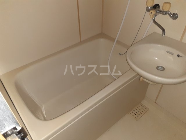 17/27 浴室