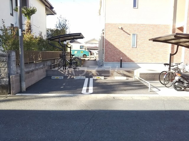 15/15 駐車場