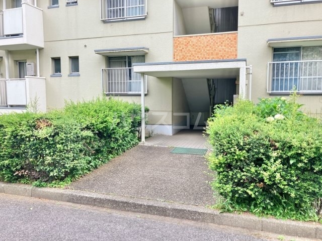 2/2 エントランス