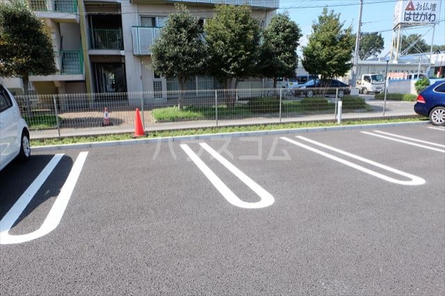 16/23 駐車場
