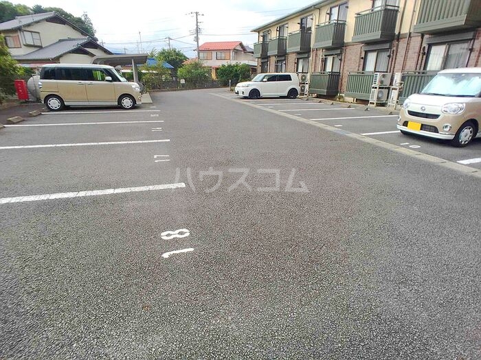 20/28 駐車場