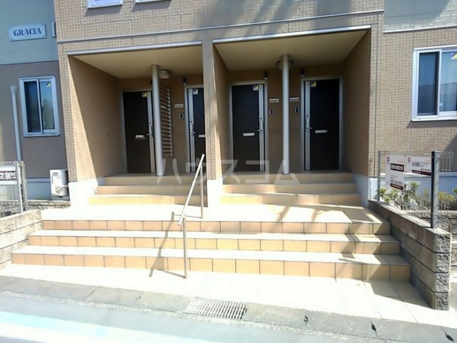 21/29 エントランス