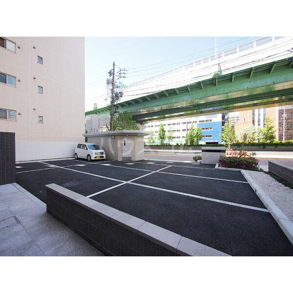 17/23 駐車場