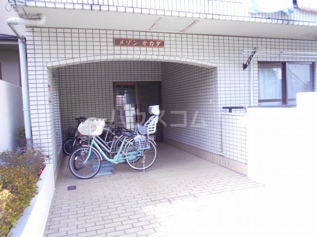 28/30 エントランス
