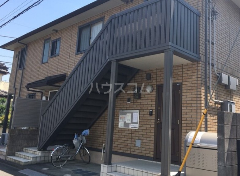 15/23 エントランス