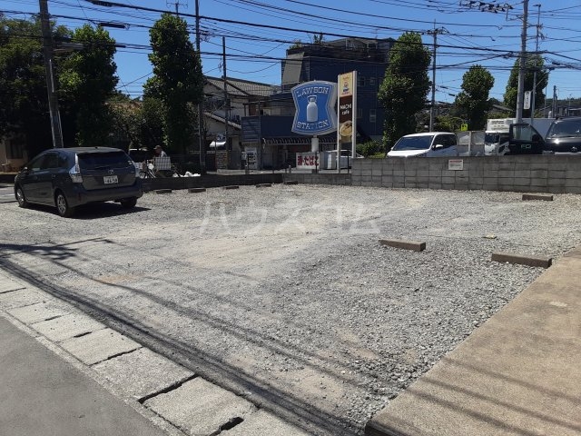 24/25 駐車場