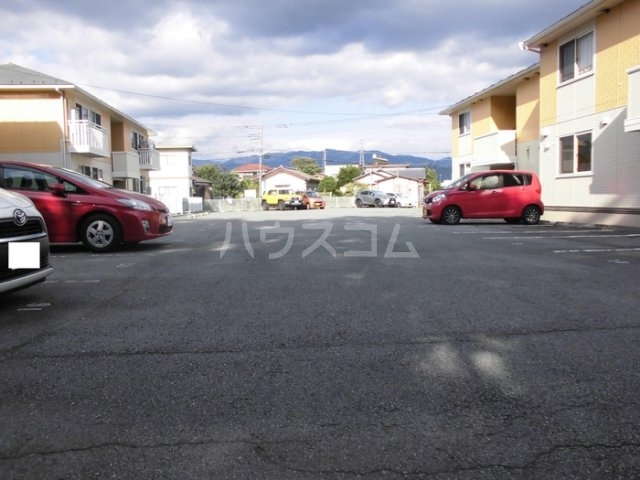 2/2 駐車場