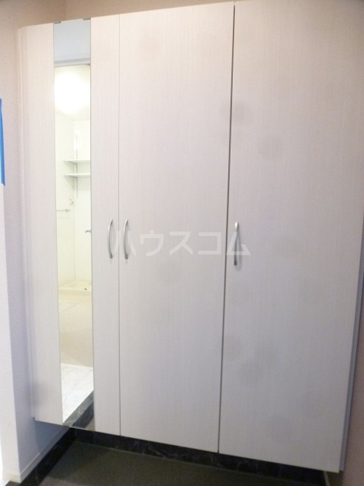 18/27 駐車場