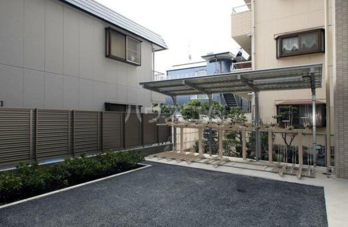 18/29 駐車場