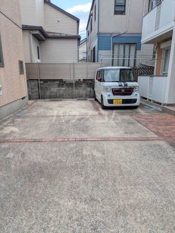 28/30 駐車場