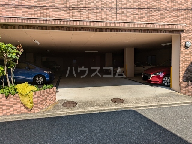 26/30 駐車場