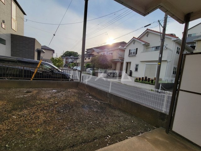 18/28 エントランス