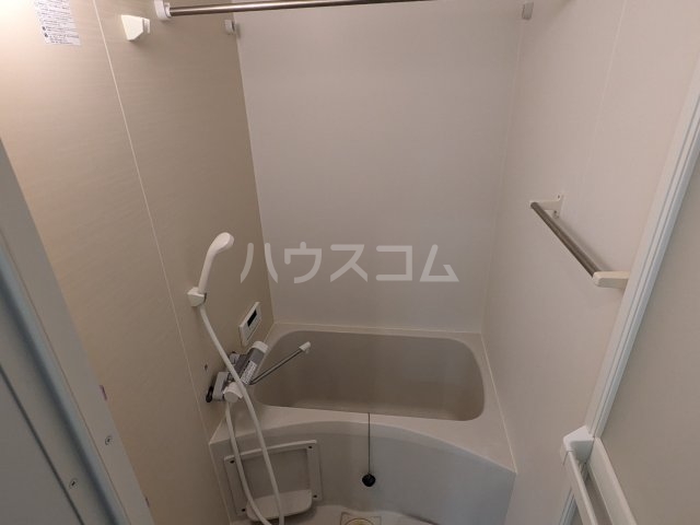 13/30 浴室