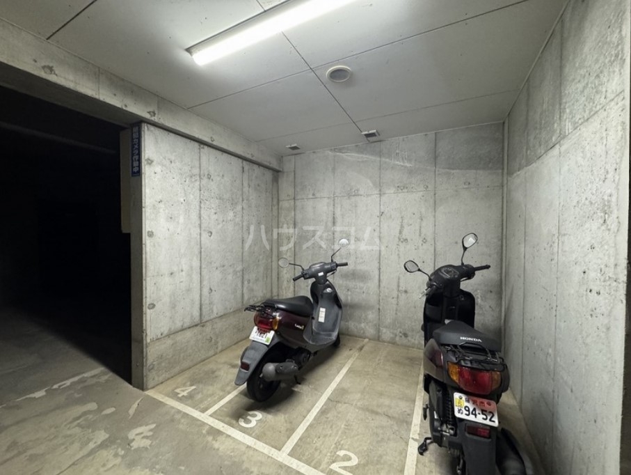 23/23 駐車場