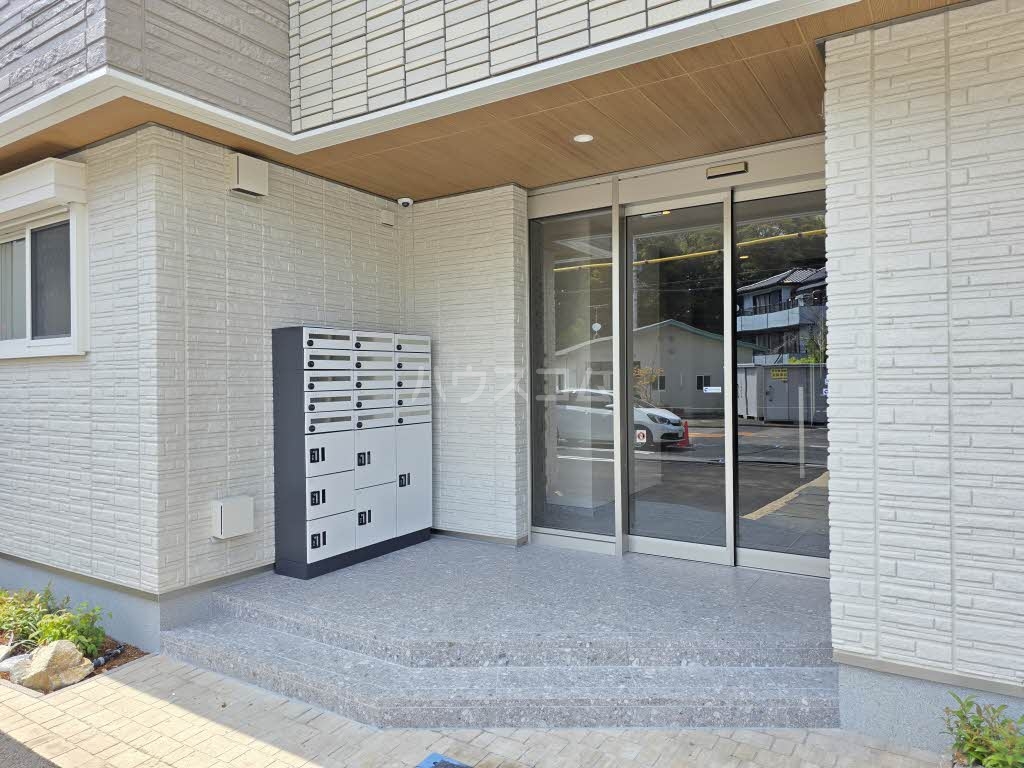 18/20 エントランス