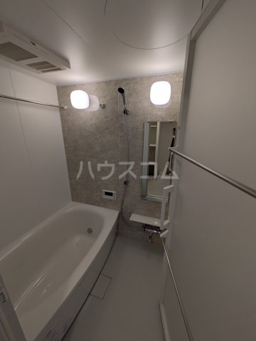 13/30 浴室