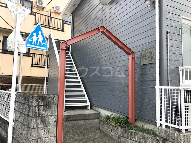 21/30 エントランス