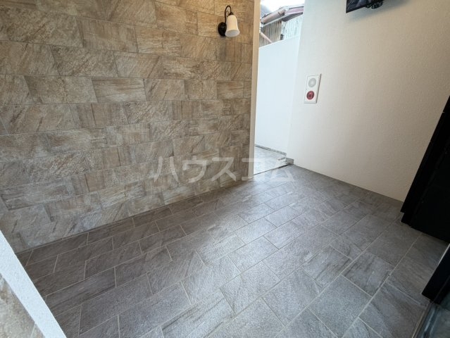 20/27 エントランス