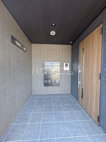 20/30 エントランス