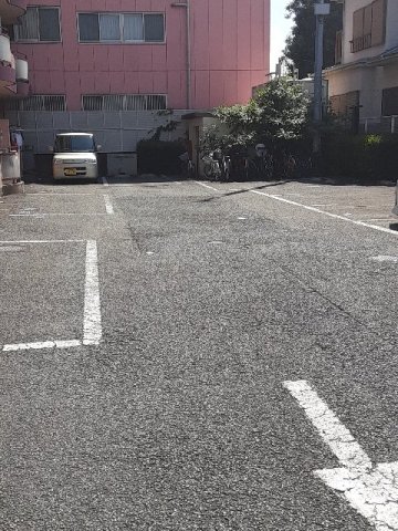 27/30 駐車場