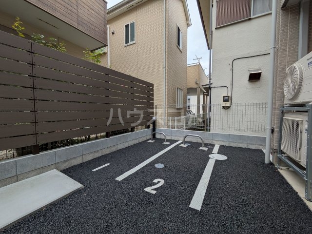 28/30 駐車場