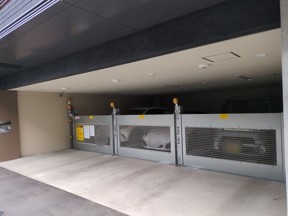 28/30 駐車場