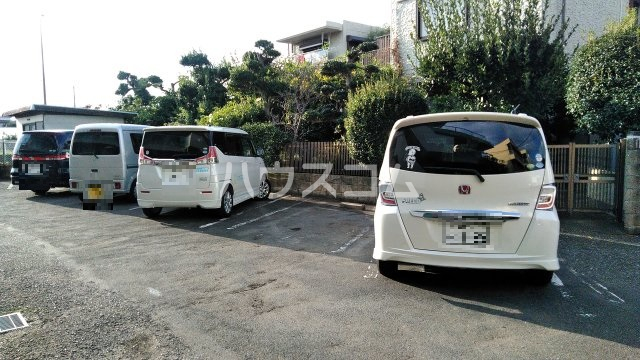 28/30 駐車場