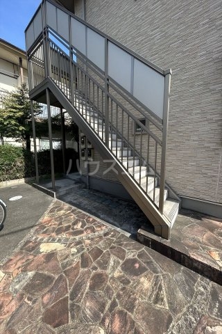 24/26 エントランス