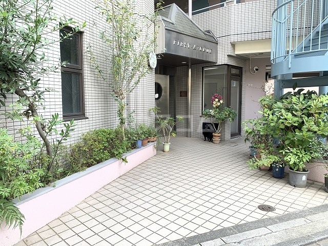 21/29 エントランス