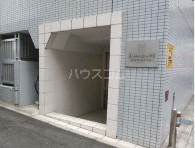 22/30 エントランス