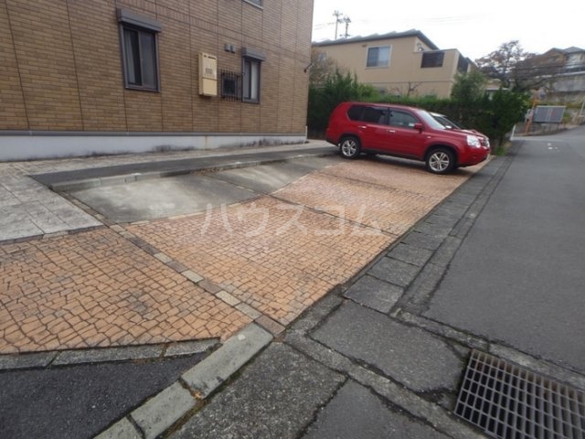 2/6 駐車場