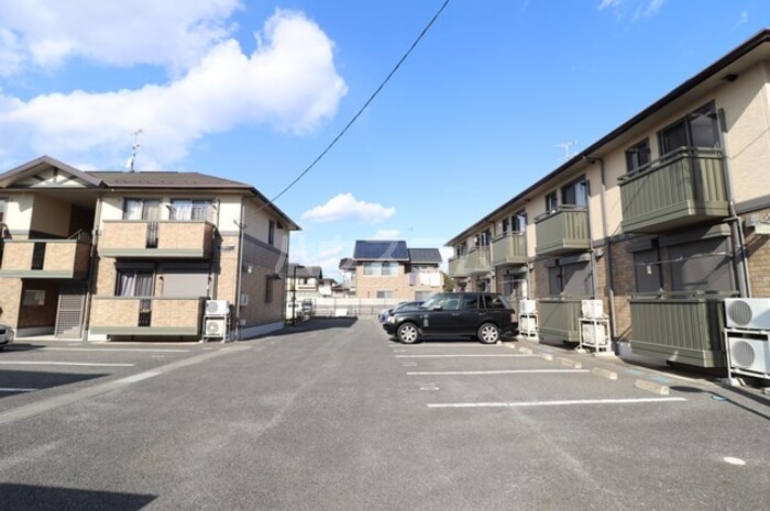 17/23 駐車場